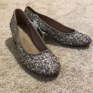 Old Navy Heeled Ballet Shoes Size 6